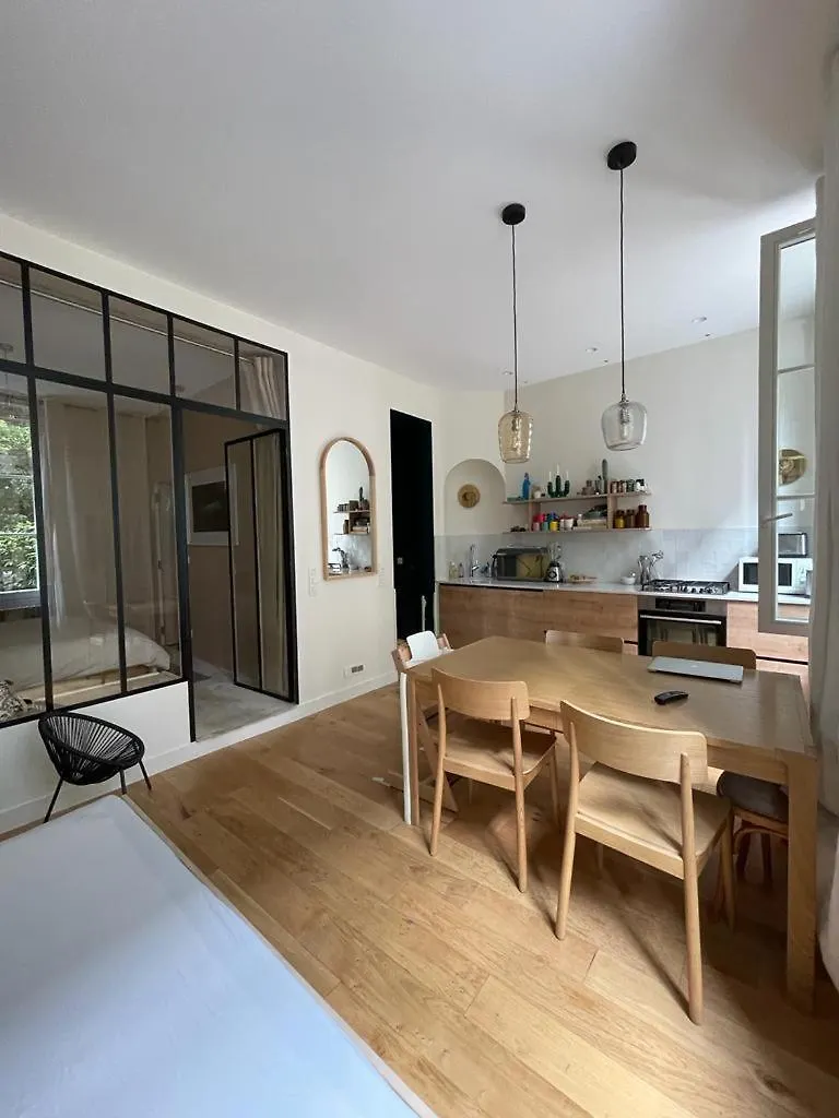 Charming Apartment For 4 People Paris 14